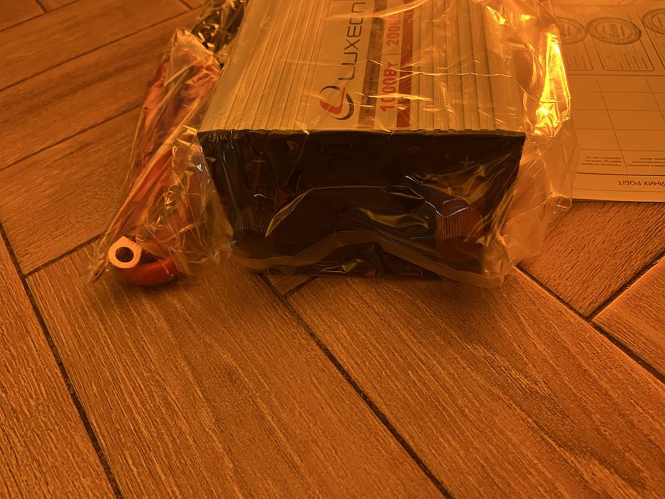 Інвертор, перетворювач напруги luxeon ips-2000S чиста синусоїда. Новий