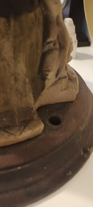 Estatueta em barro