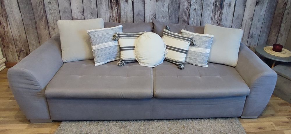 Kanapa Black Red White