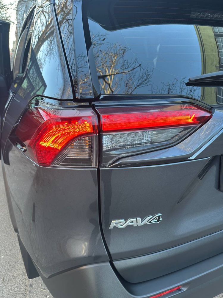 Продам офіційне авто Toyota RAV 4 2019 р.в