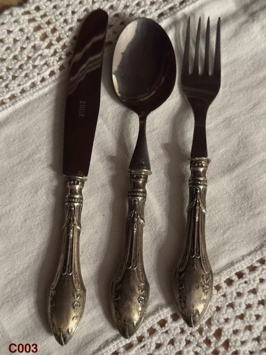 Conjunto de talheres infantis com cabo de prata