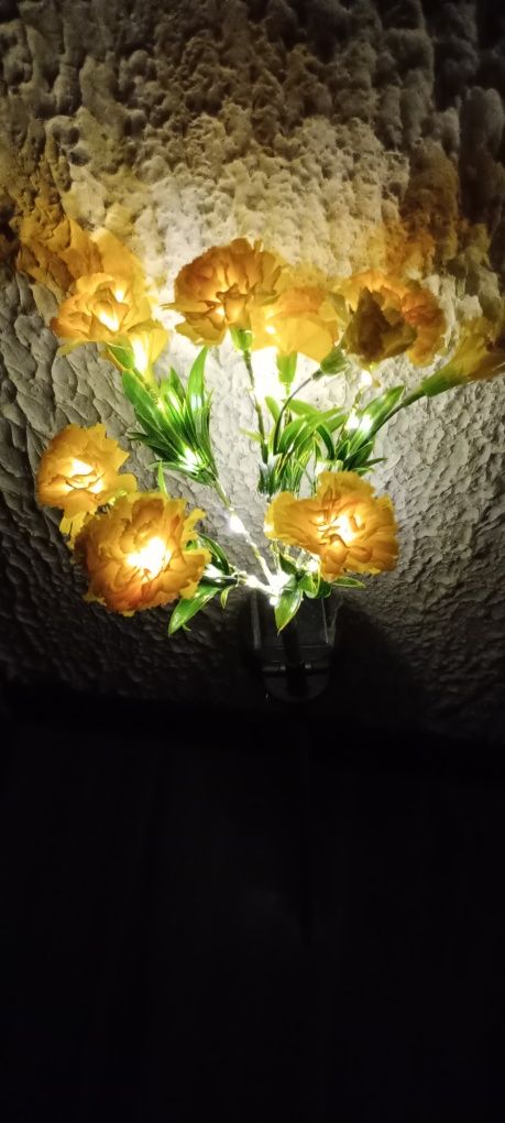 Lampka solarna  kwiatki /kwiatowa łąka/lawenda