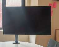 LG UltraFine 4K, 32' com braço