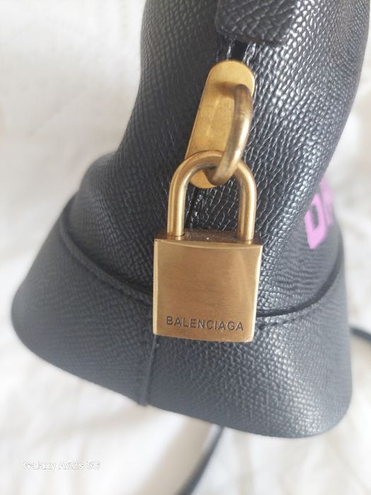 Mala senhora Balenciada