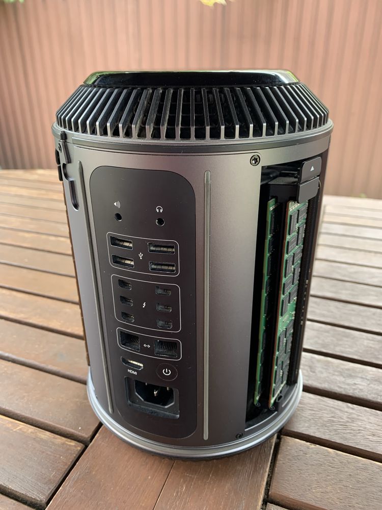 Apple Mac Pro (late 2013)