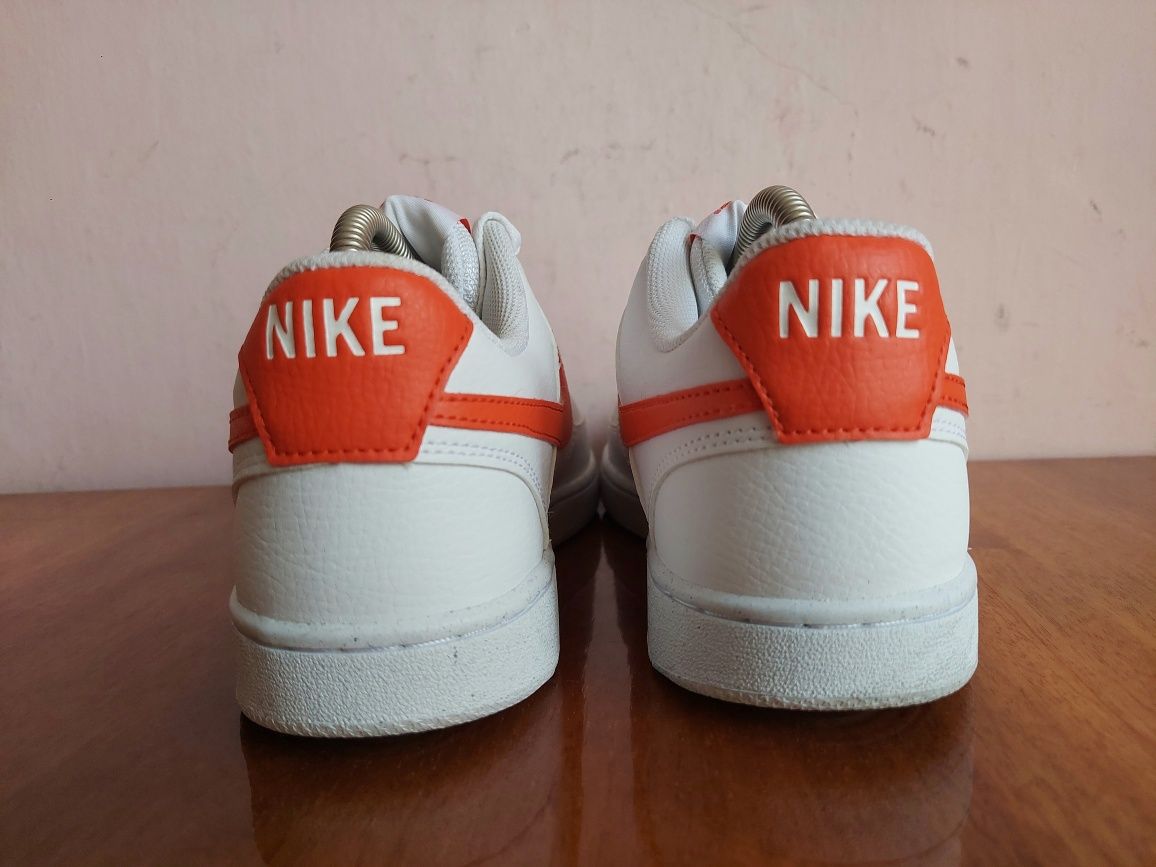 Кроссовки фірми Nike Court Vision оригінал 

Розмір по бірці:
Us 8 UK