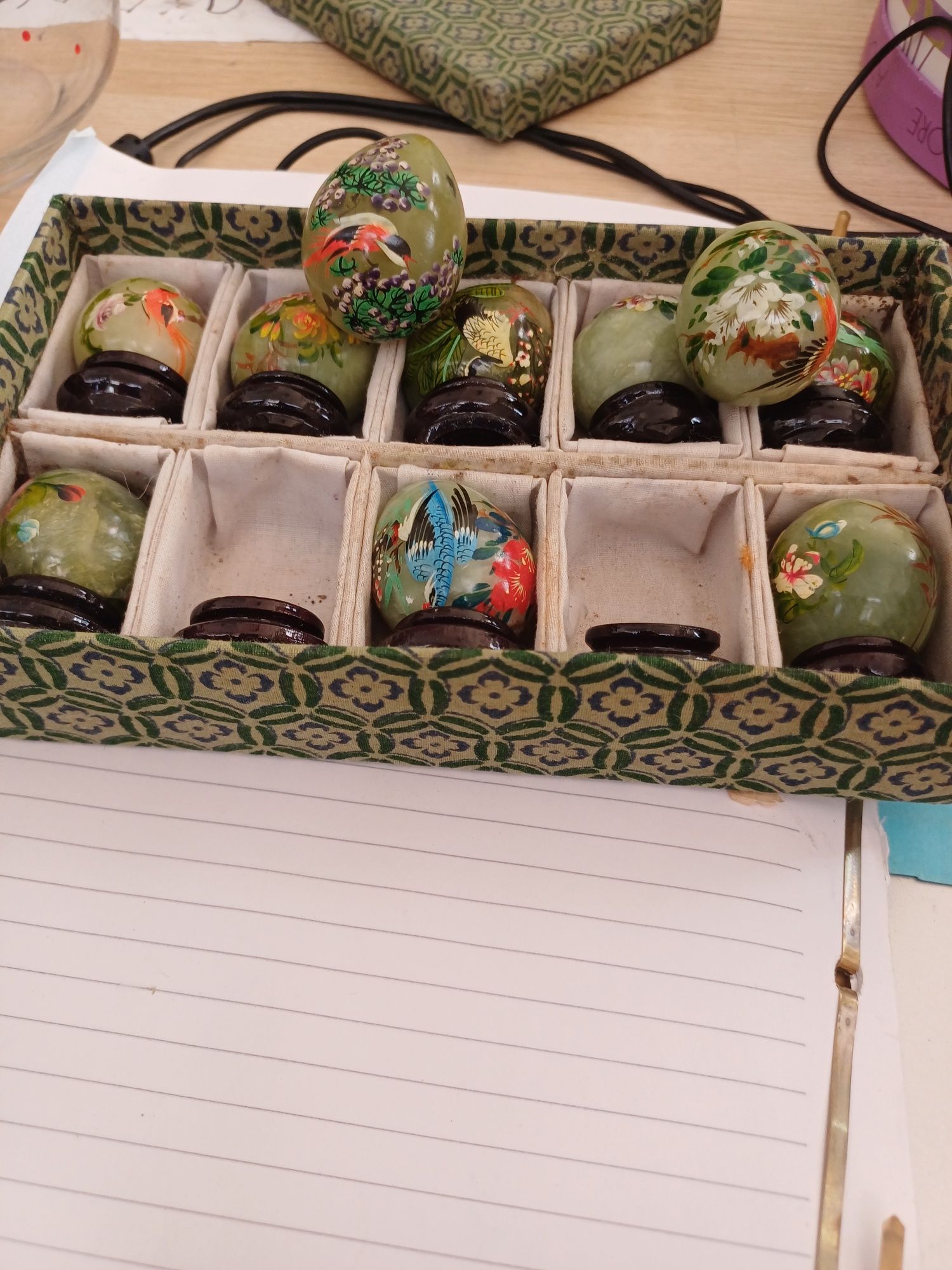 Caixa de vários ovos de jade