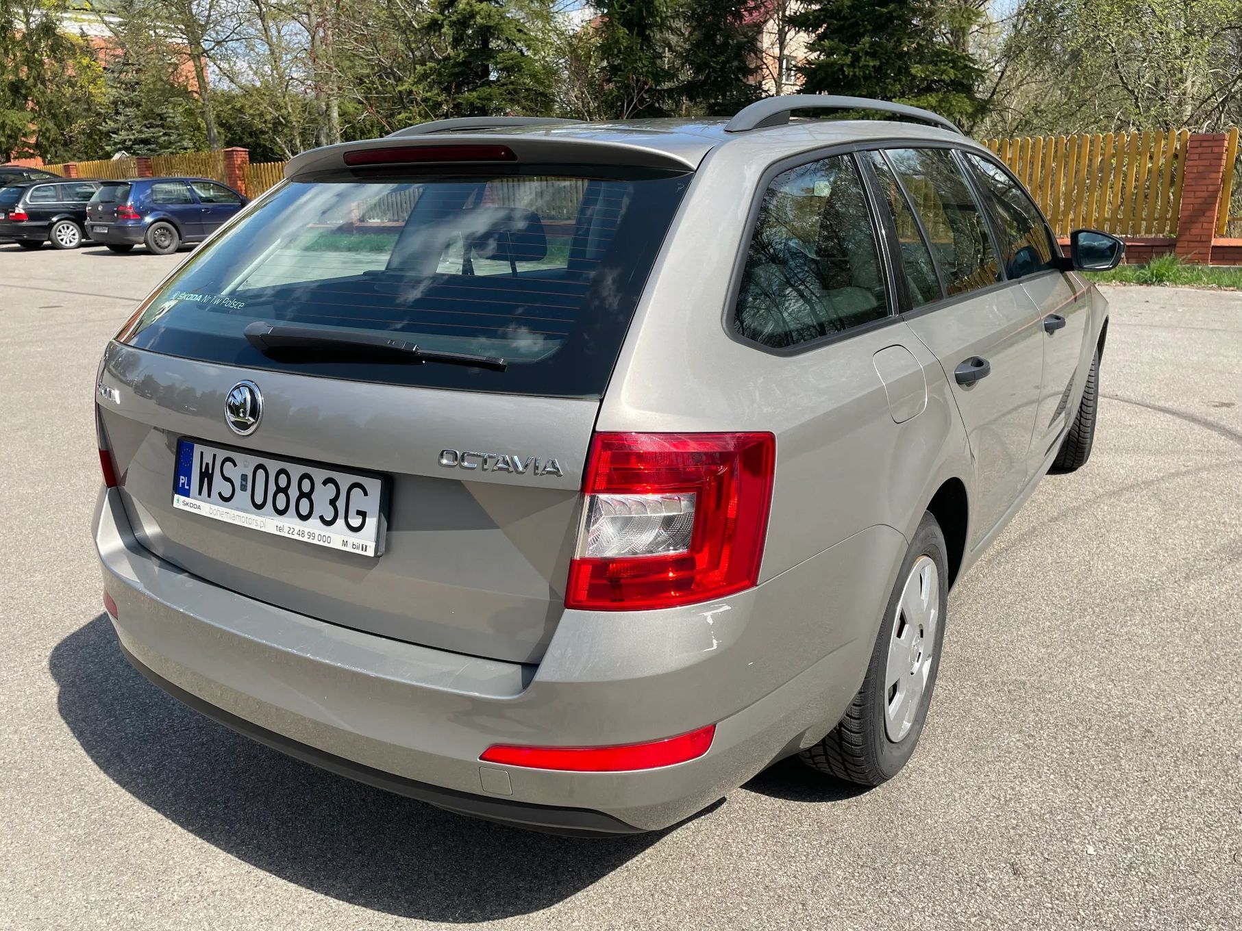 Skoda Octavia Skoda Octavia uszkodzona, jezdna.