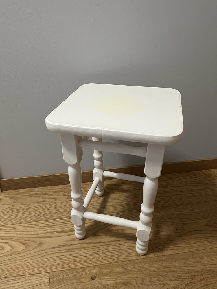Stary taboret retro