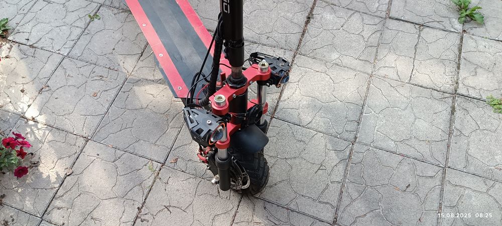 Продам электросамокат TESLA 30000