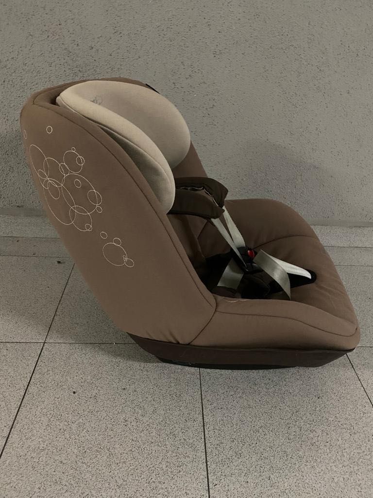 Cadeira Auto Bébé Confort Pearl + Base FamilyFix ISOFIX