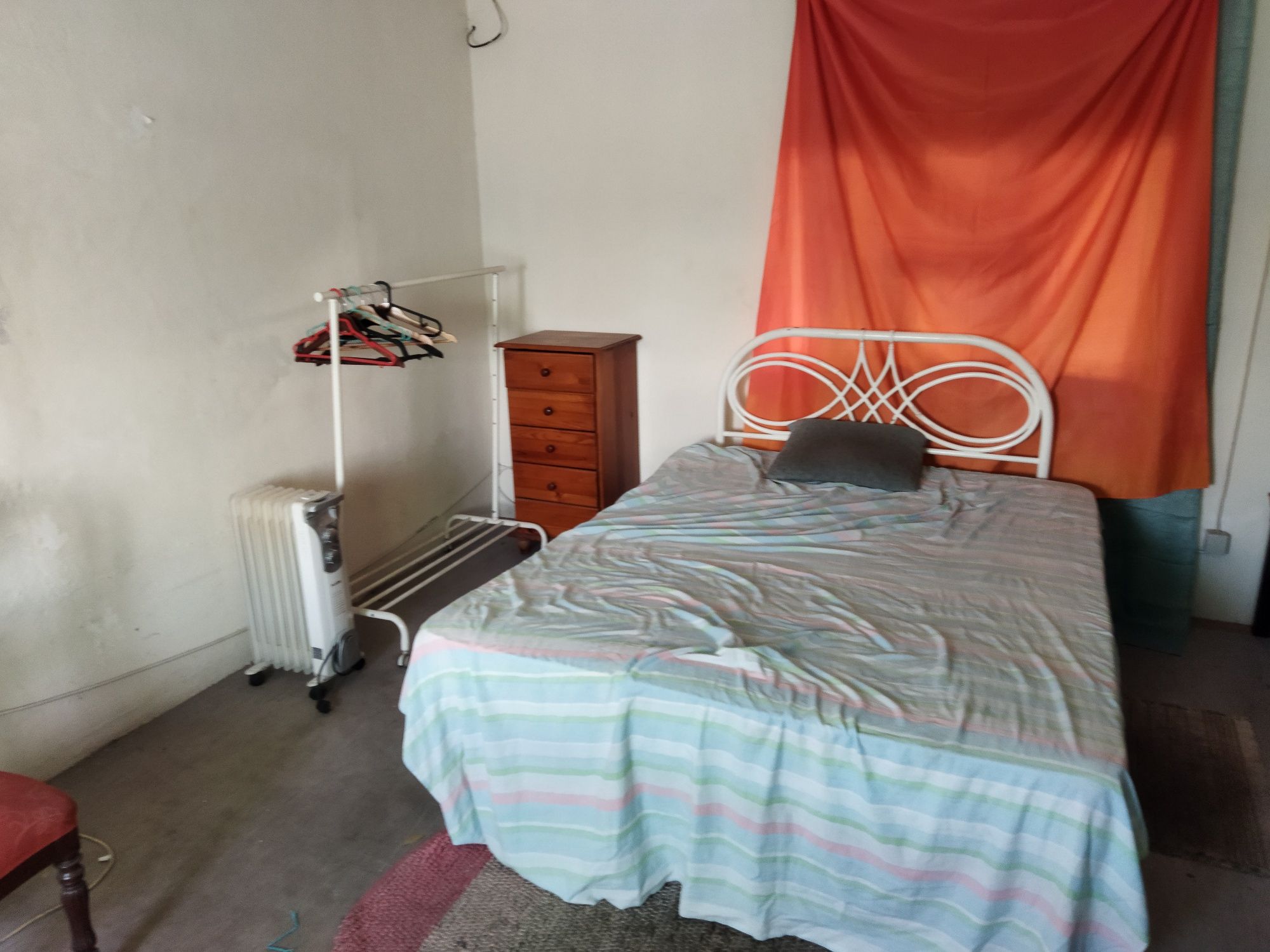 Quarto solteiro para trabalhador
