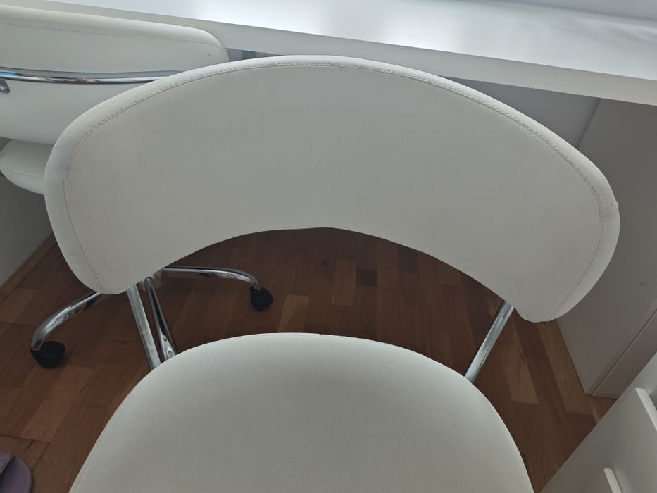 Krzesła biurowe dwie sztuki