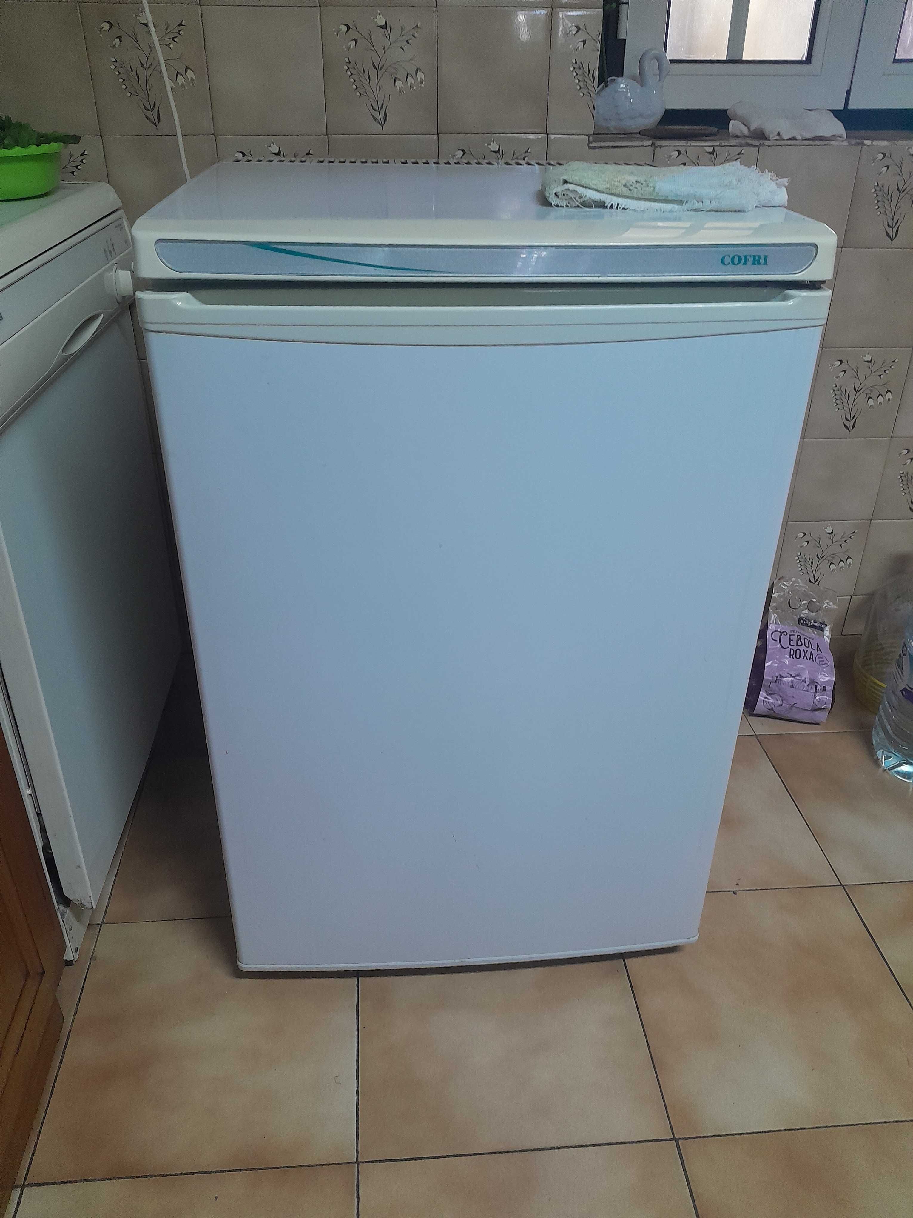 Vendo frigorifico pequeno usado