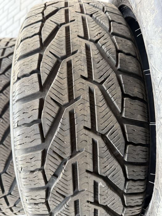 Продам зимові шини TIGAR WINTER 215/55 R17