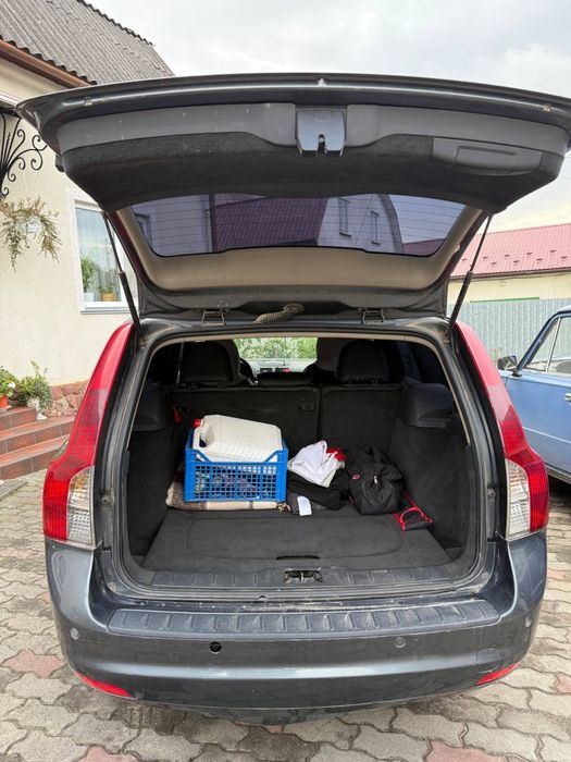 Volvo V50 2009 року