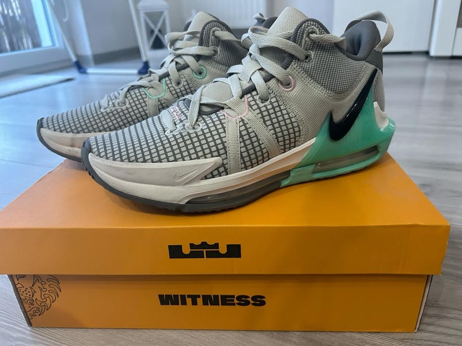 Nike lebron witness VII