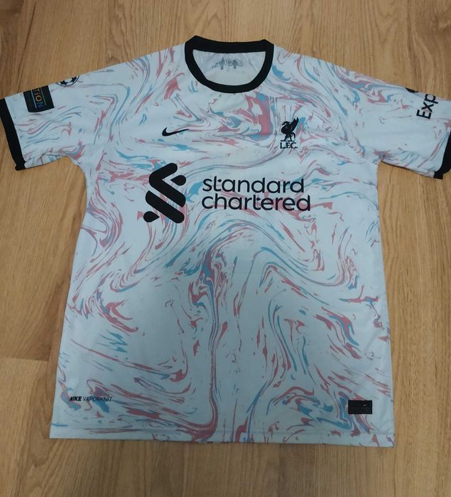 Футболка -- nike Liverpool F.C. 
M.Salah Replika