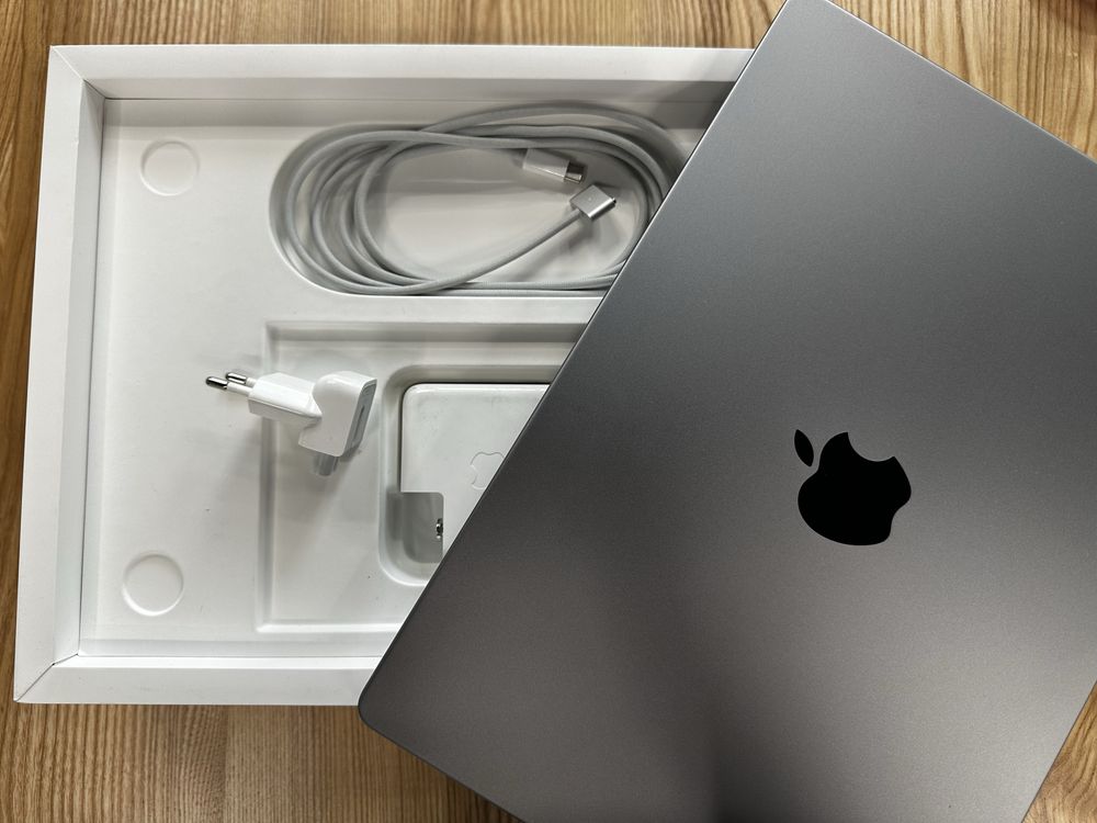 Macbook pro 14 2021 M1 16Gb 512Gb A2442 MKGP3LL/A space gray