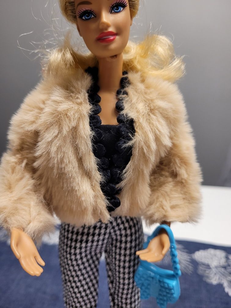 Komplet ubran dla Barbie