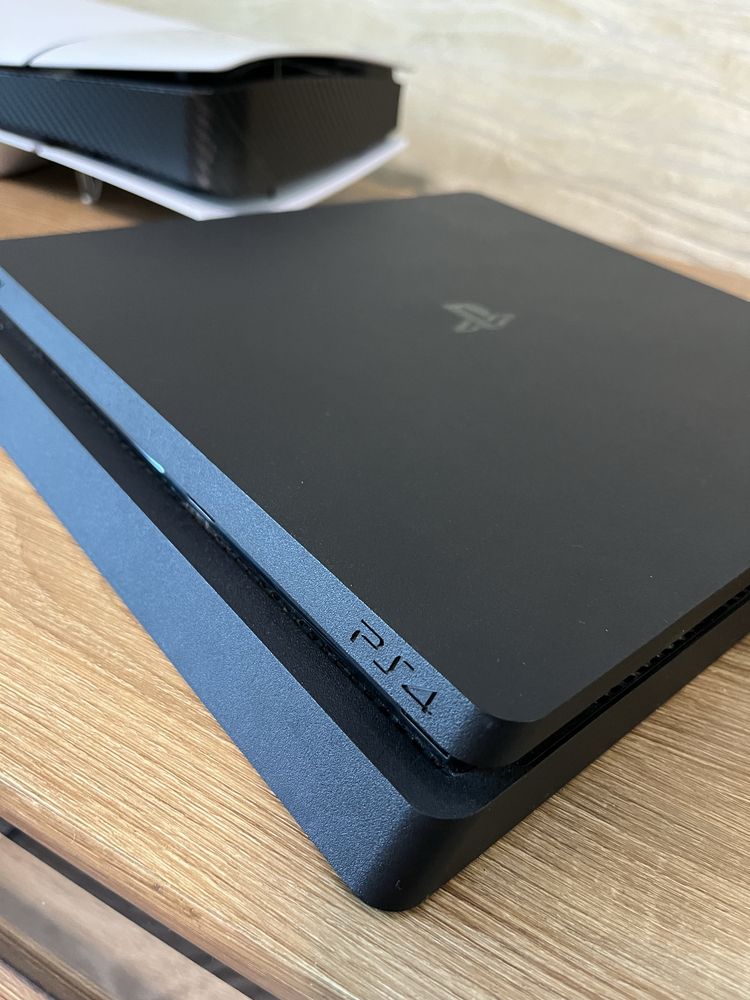 Sony Playstation 4 Slim