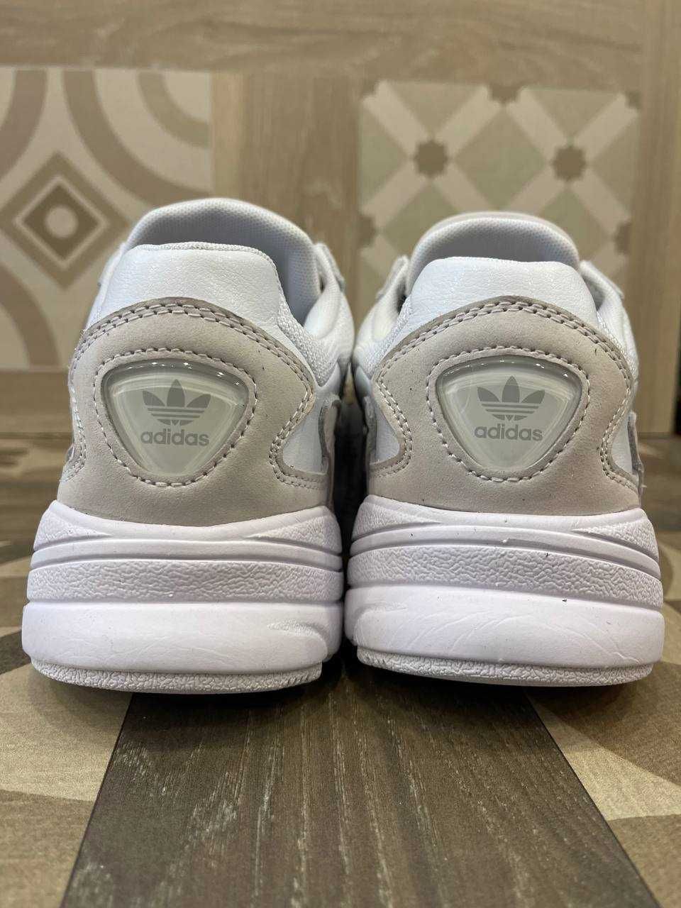 Кросівки Adidas Falcon W White (40 2/3)
