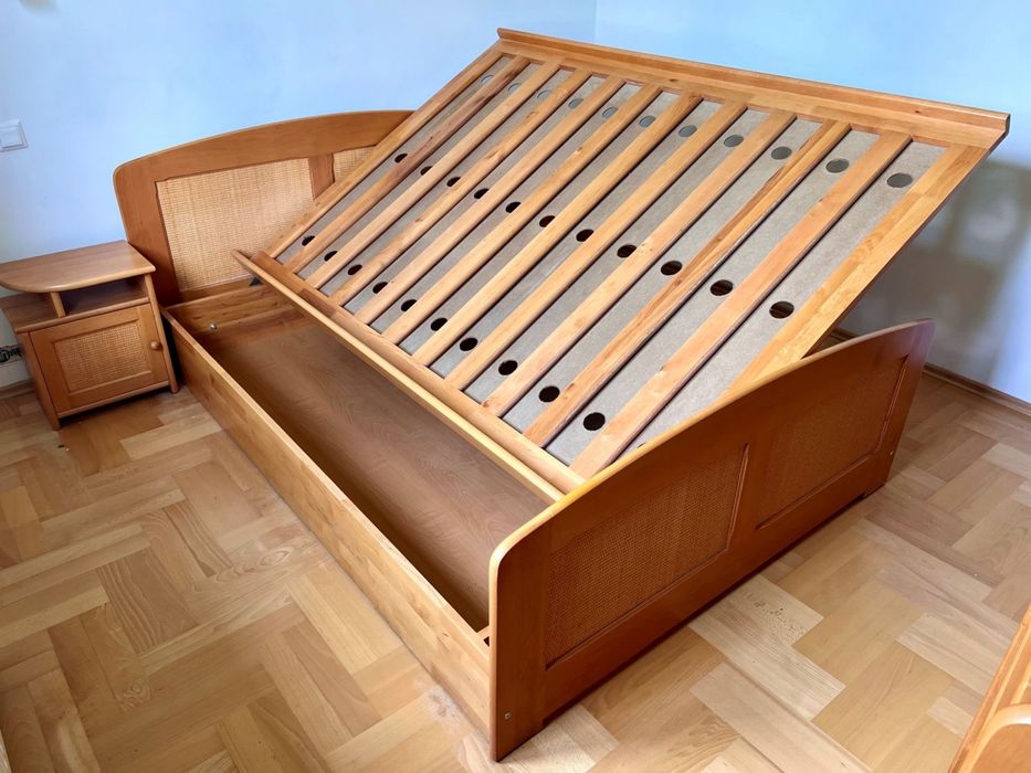 Łóżko, zestaw mebli do sypialni