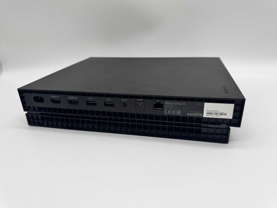 Konsola XBOX ONE X 1787 1TB + 2 PADY , 3 GRY od loombard milicz