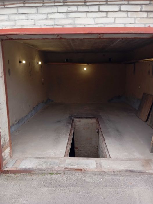 Продається цегляний гараж 21,5 мкв. в кооперативі "Мрія"
7 500 $