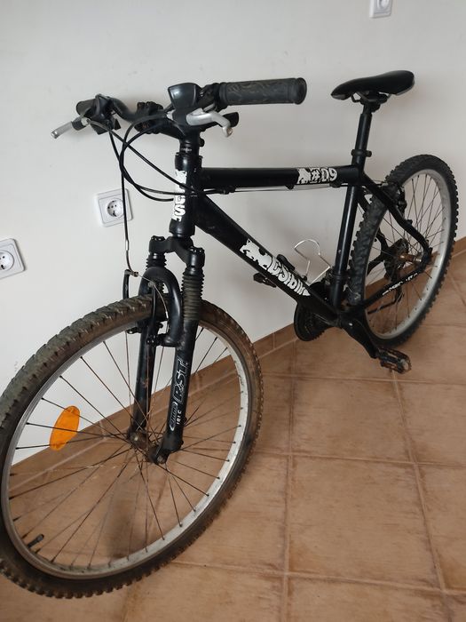 Bicicleta em alumínio pronta a usar