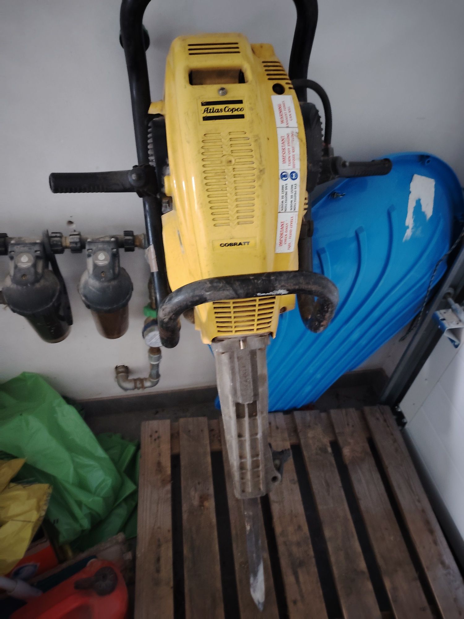 Udarowy młot spalinowy atlas Copco Cobra tt