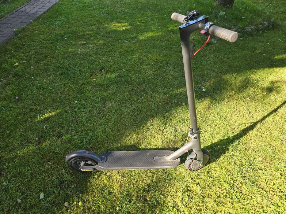 Hulajnoga elektryczna Xiaomi Mi Electric Scooter M365 Pro
