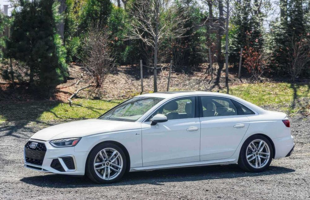 Audi A4 quattro Premium Plus S Line      2023