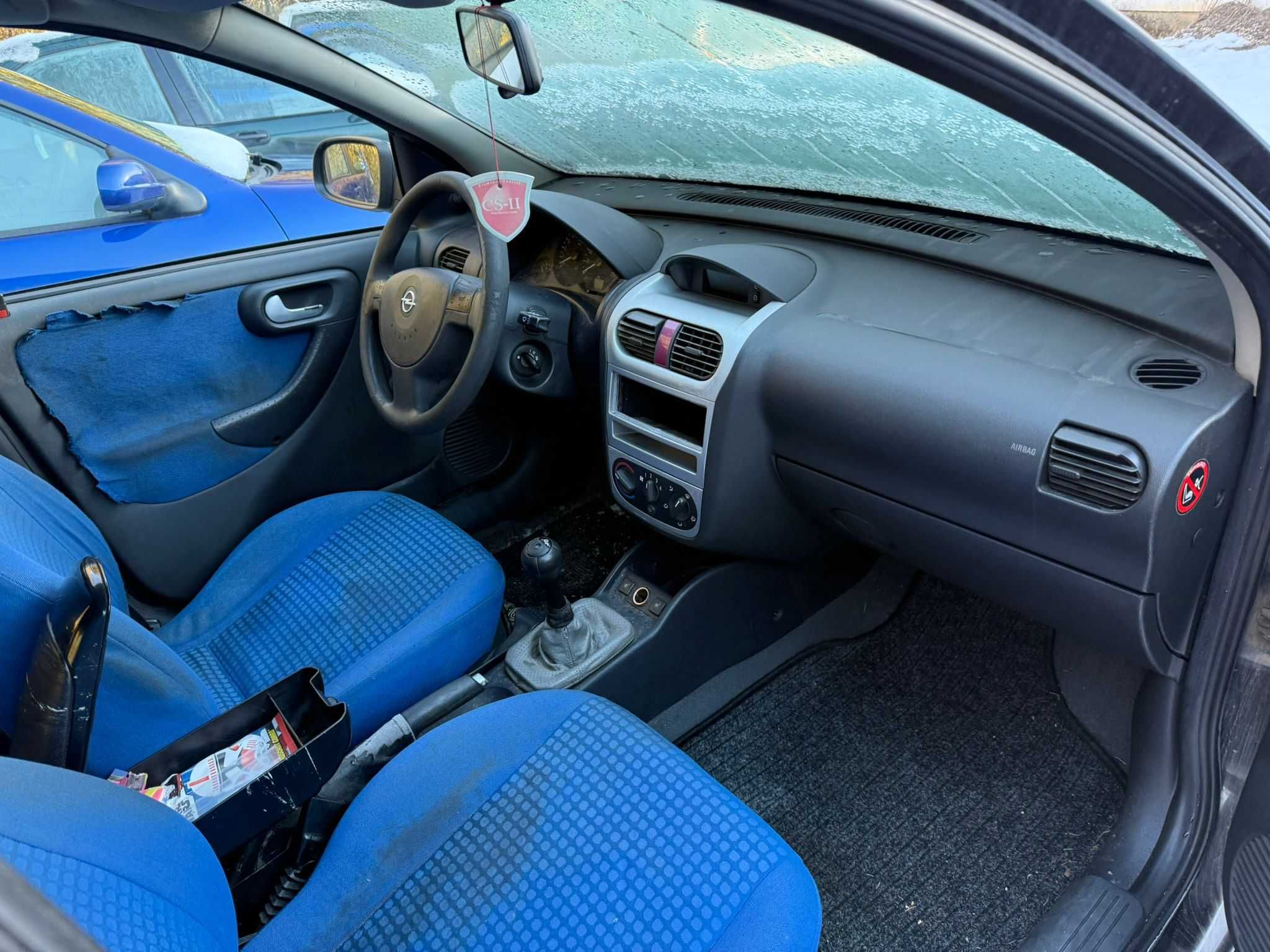 Opel Corsa C na części  maska/drzwi/klapa bagażnika/belka/skrzynia/itp