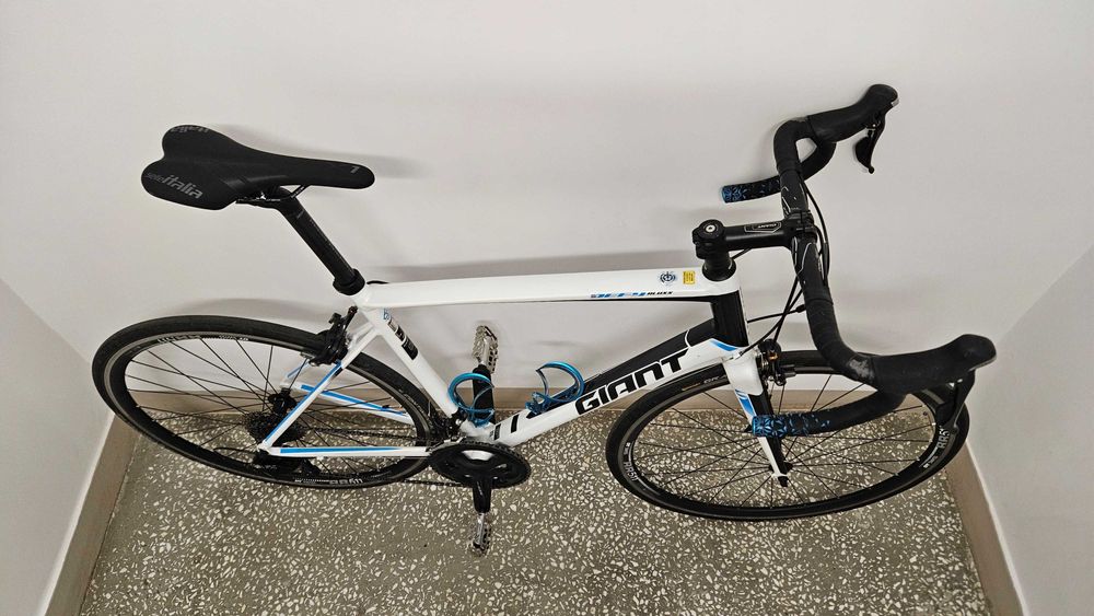 GIANT DEFY 1, Shimano 105, rozmiar L, DT Swiss