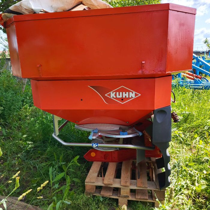 Розкидач Kuhn RAUCH AXIS