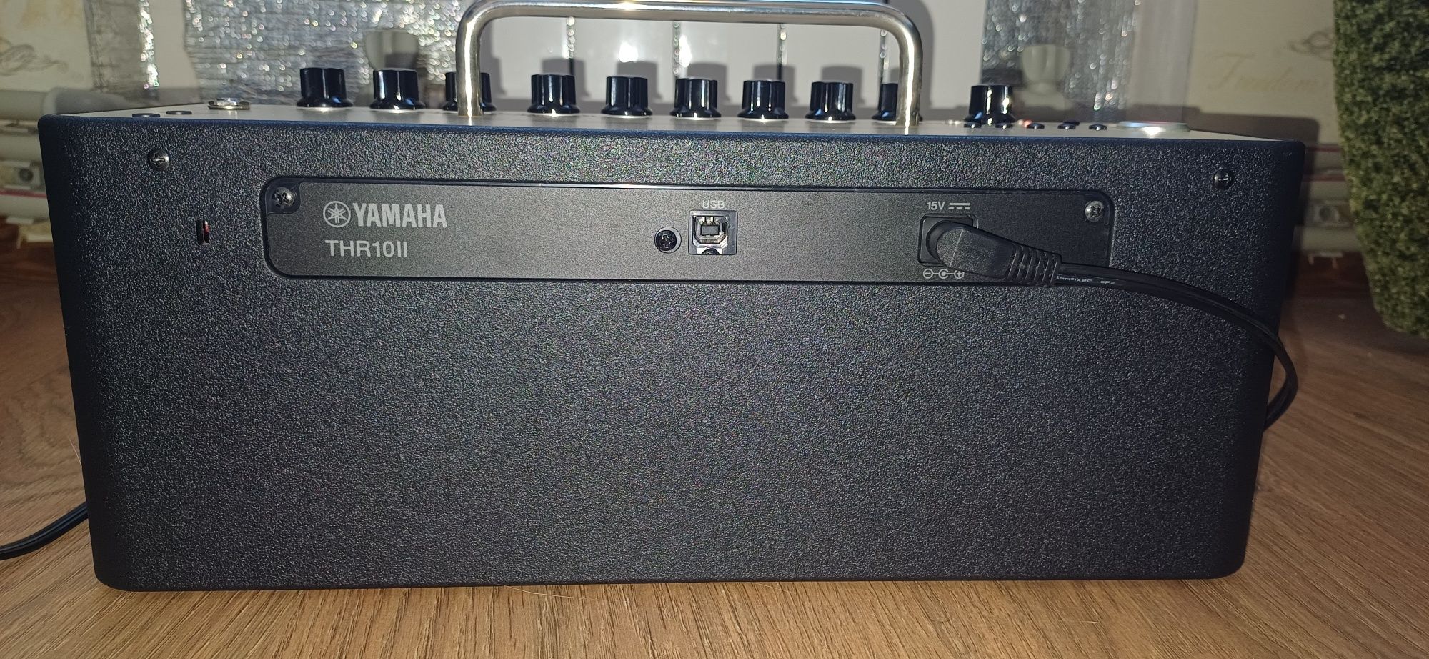 Комбоусилитель Yamaha THR10II