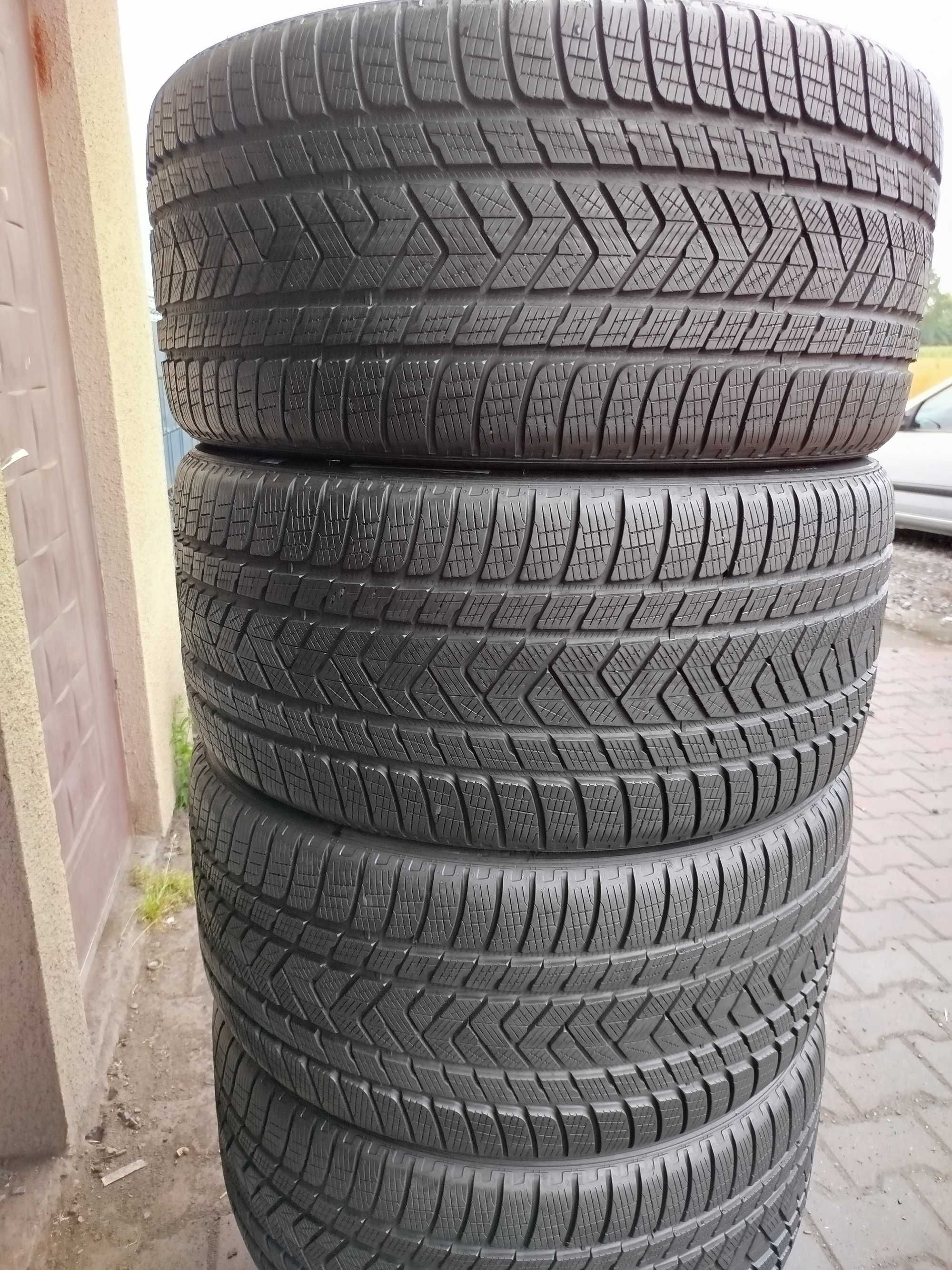 A60# Opony uzywane zimowe 325/35/22" Pirelli