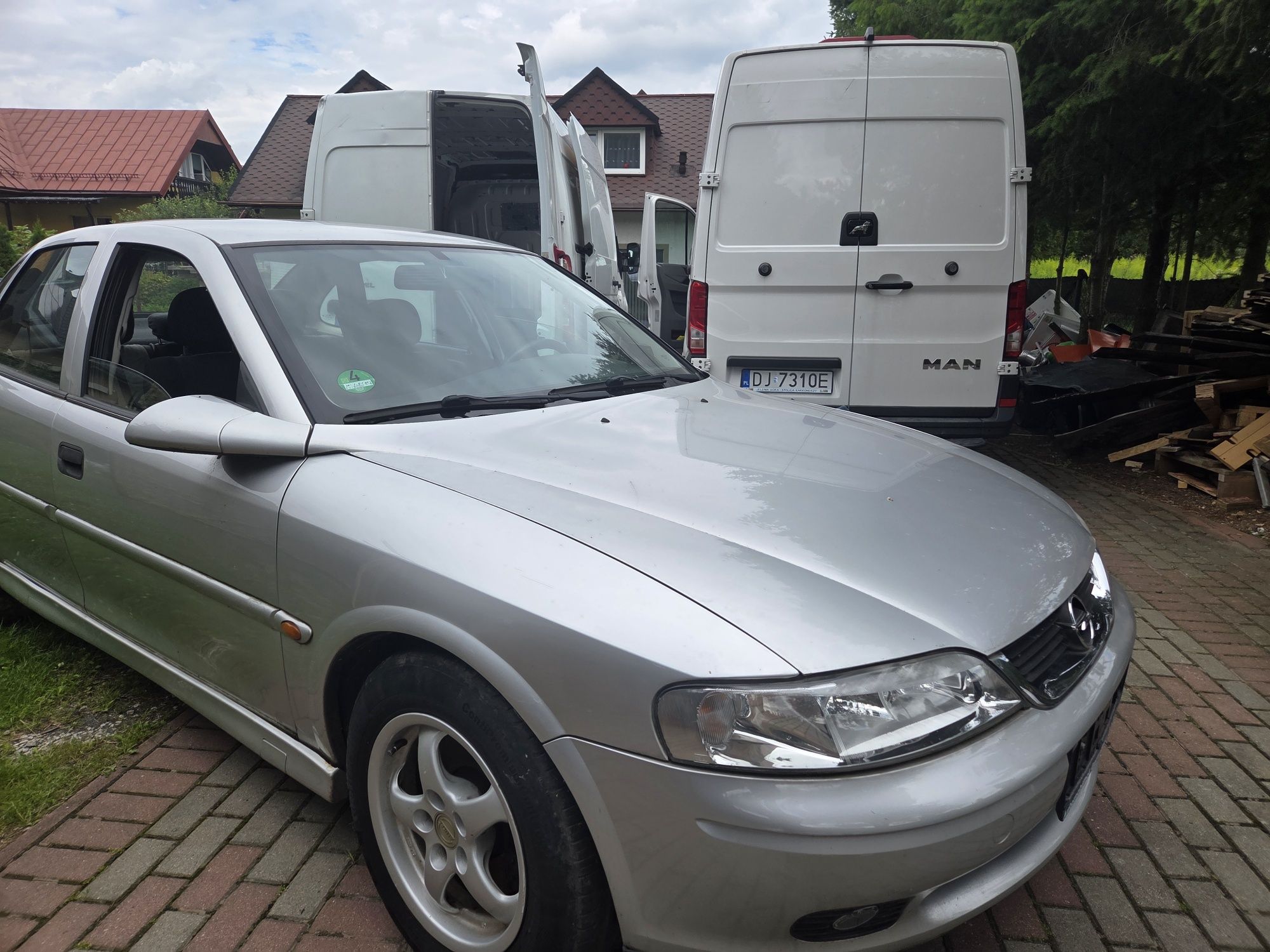 Opel Vectra B J95 oryginalny przebieg Srebny opony zimowe hak klima