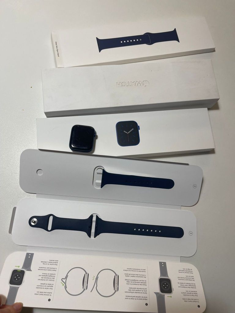 Apple watch Series 6 Blue Aluminium Case Deep Navy Sport Band