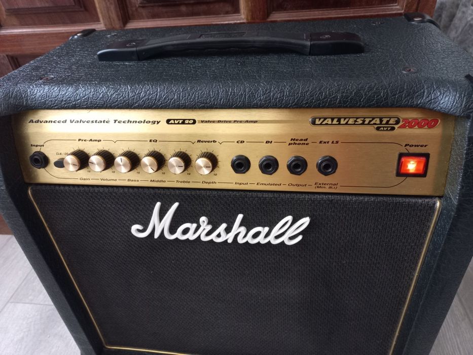 Amplificador Marshall 2000 valvestate a funcionar