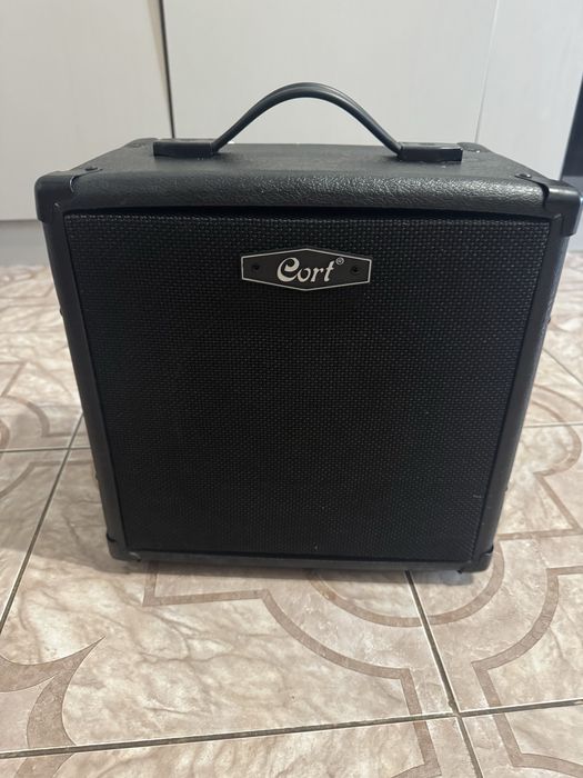 Комбопідсилювач для бас-гітари CORT CM20B