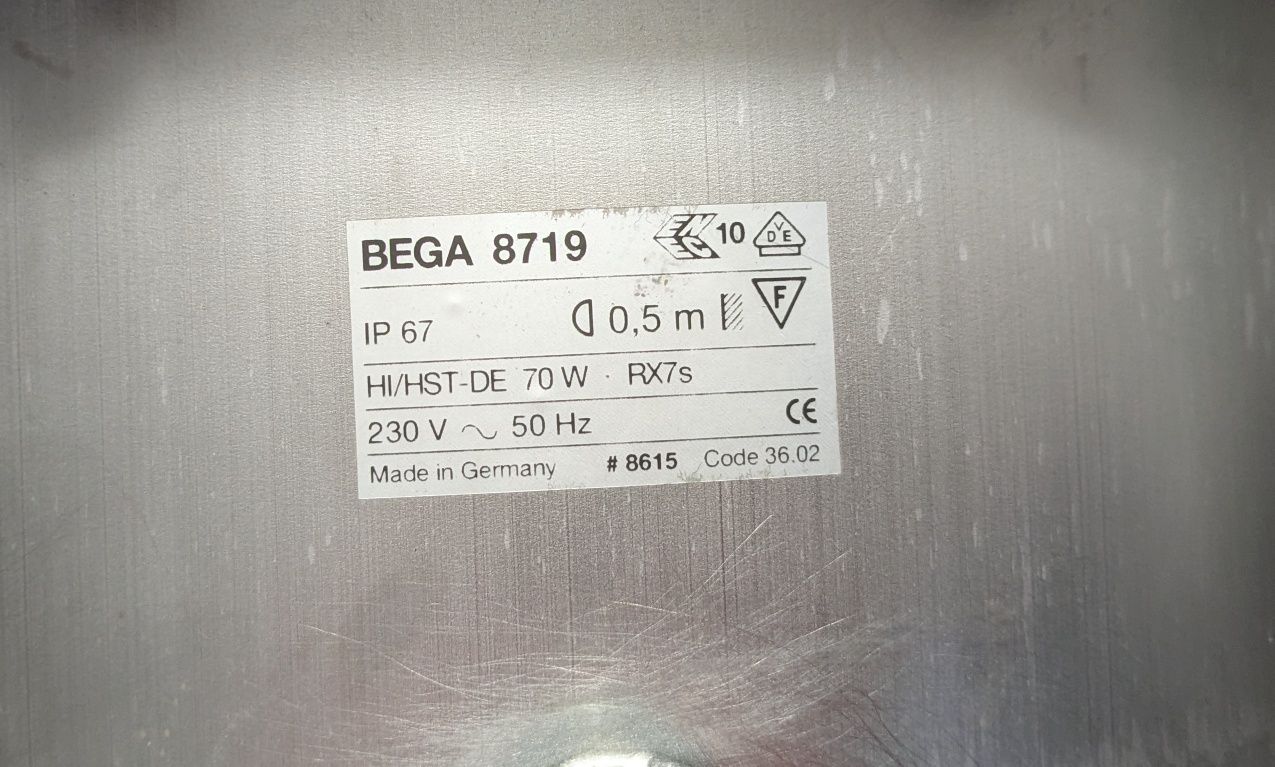 Bega - Lampa ziemna (x2) do oświetlenia budynku z oprawą do ziemi MHT