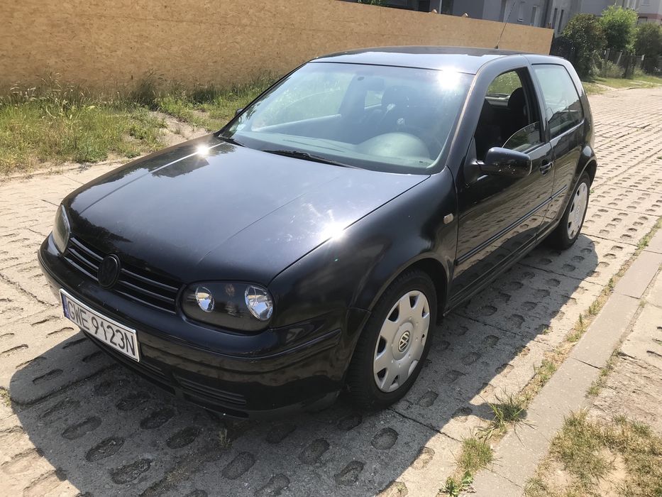 Volkswagen Golf 1.6 benzyna 1998 rok