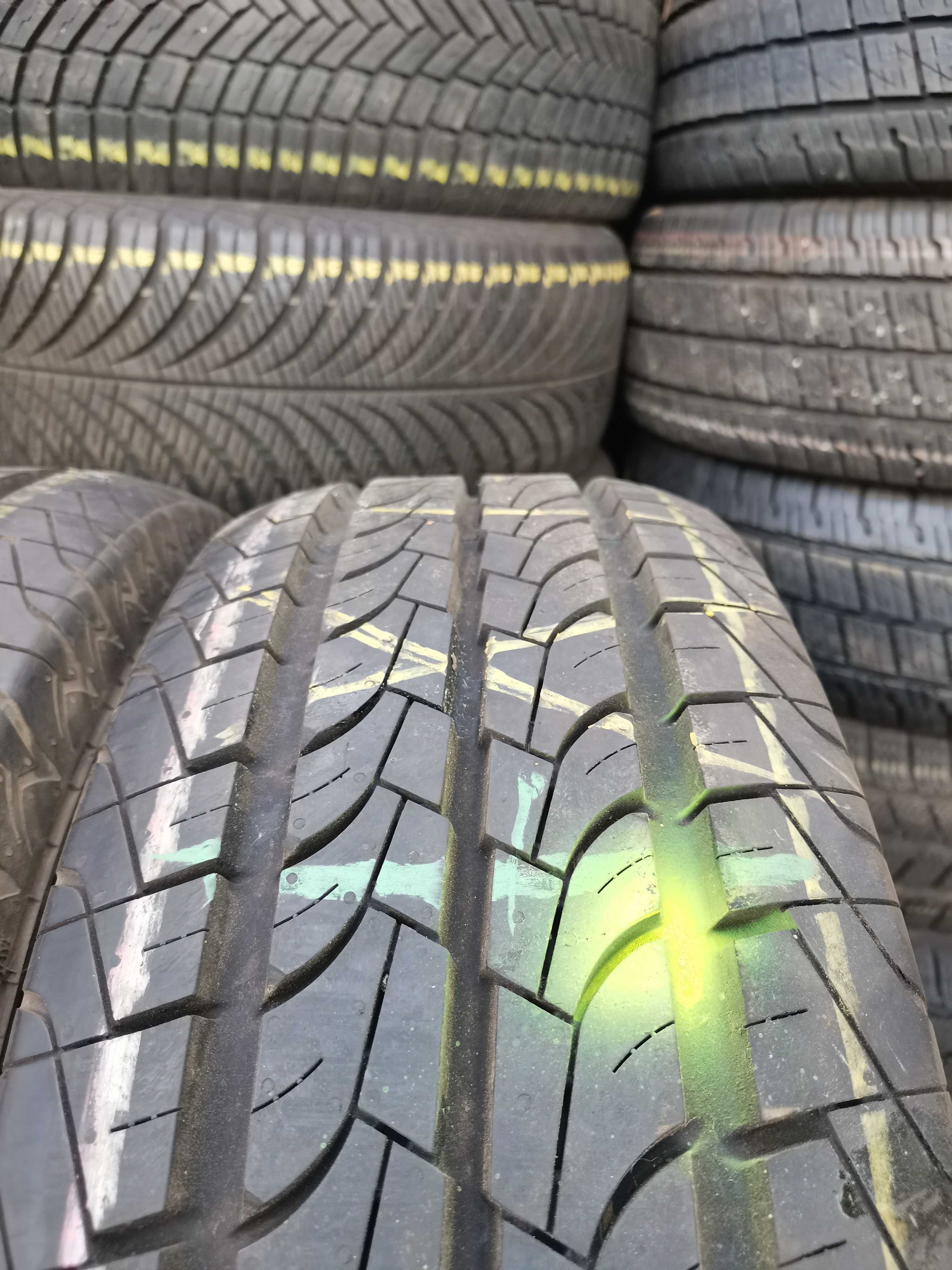 bus lato Semperit 205/65/15C 8.5mm z 2015r 2szt