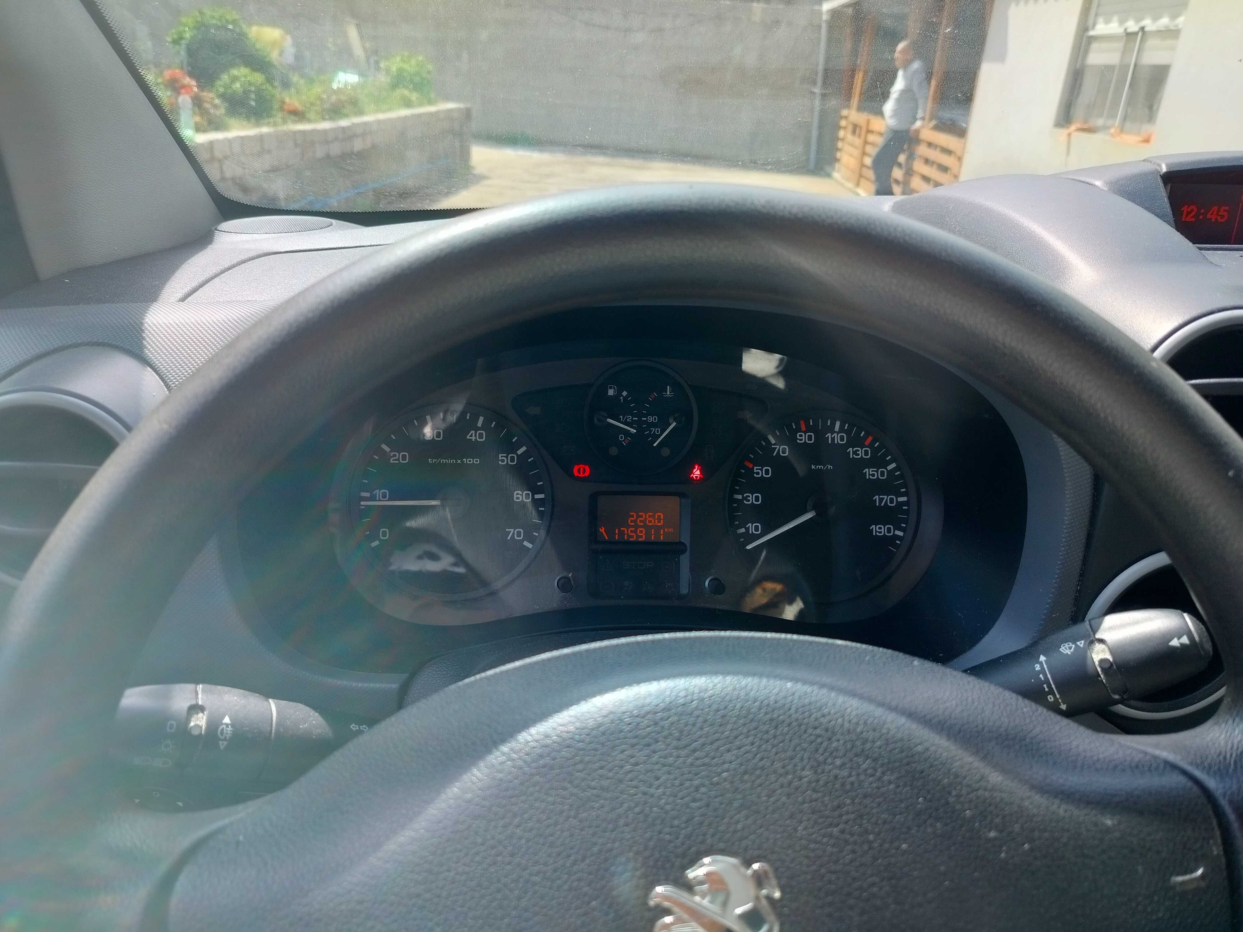 Carrinha Peugeot partner longa