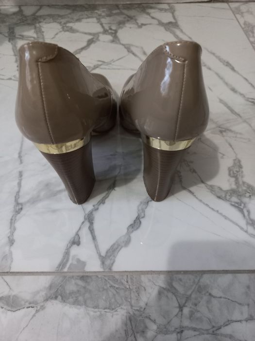 Туфлі жіночі бежеві