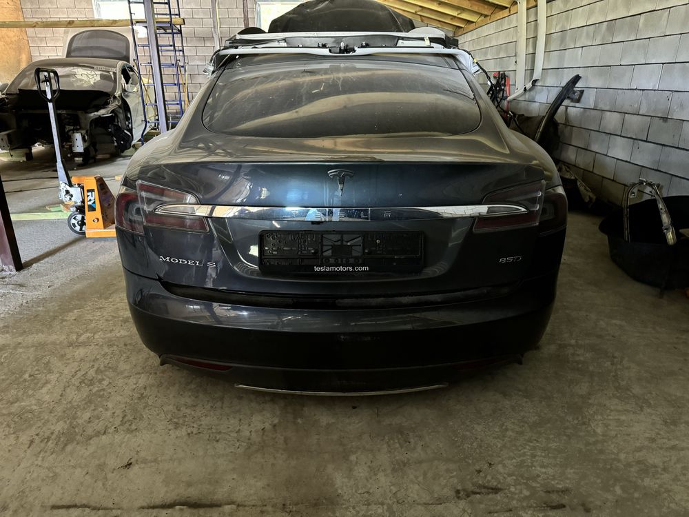 Tesla Model S MS Кришка Багажника Ляда Бампер Фонарь. РАЗБОРКА