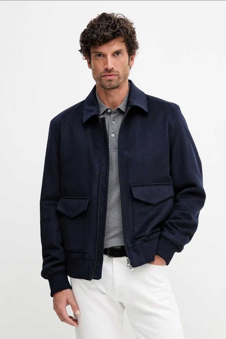 Куртка з колекції ВBOSS. Неутеплена модель виконана з вовняного матері