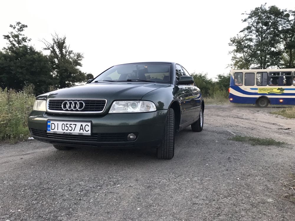 AUDI A4B5 2000p.